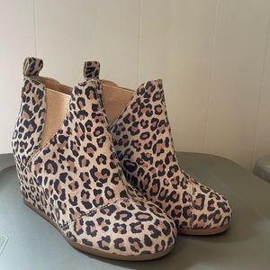 Toms animal print wedge 5